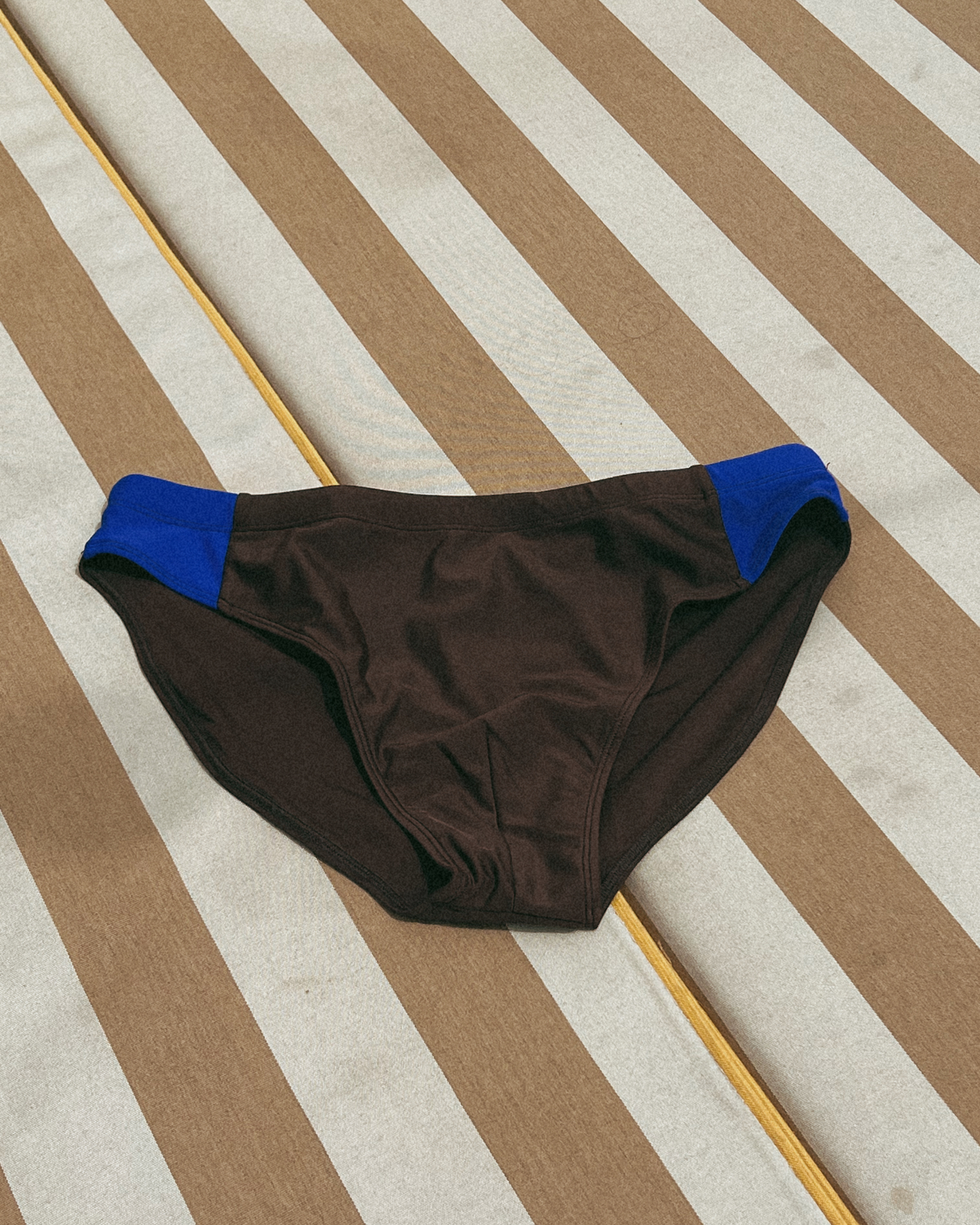 Henri Brief in Coconut Brown & Royal Blue